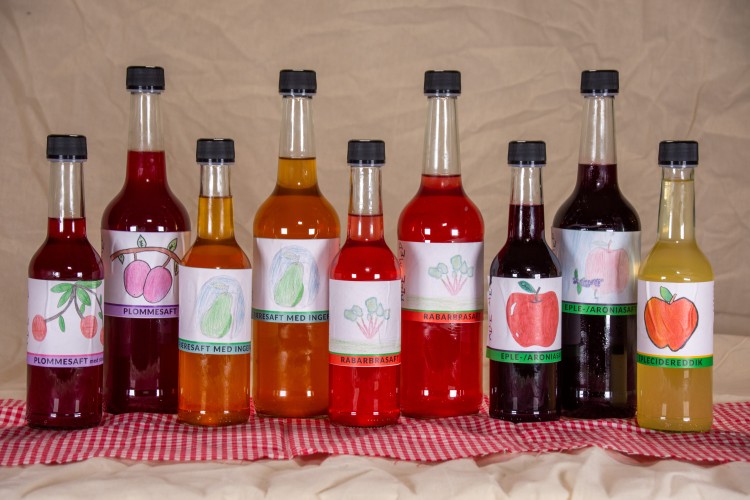 Saft fra elevbedrift på Mosby oppvekstsenter.